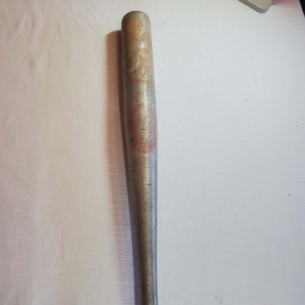 Louisville Slugger Slowpitch Softball Bat 34 Inch 35 Oz Aluminum Alloy